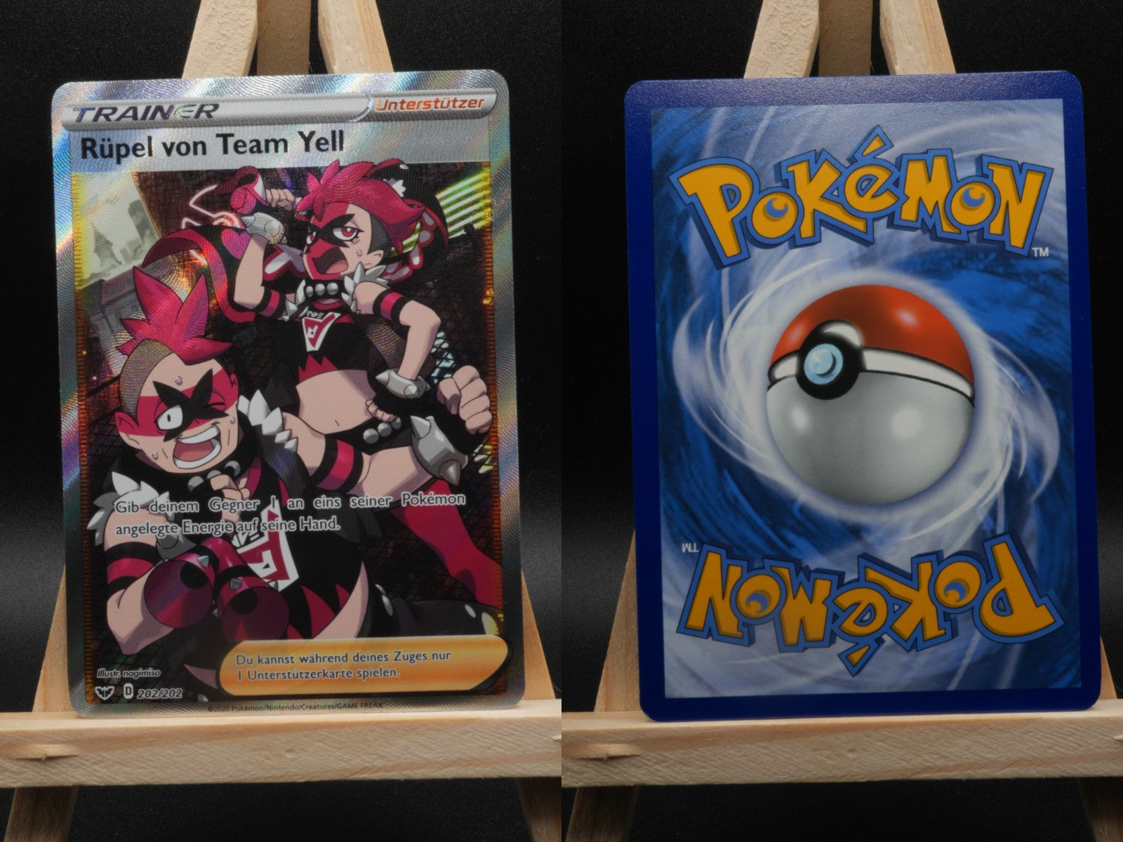 Rüpel von Team Yell 202/202 Ultra Rare Schwert & Schild DE NM Pokémon